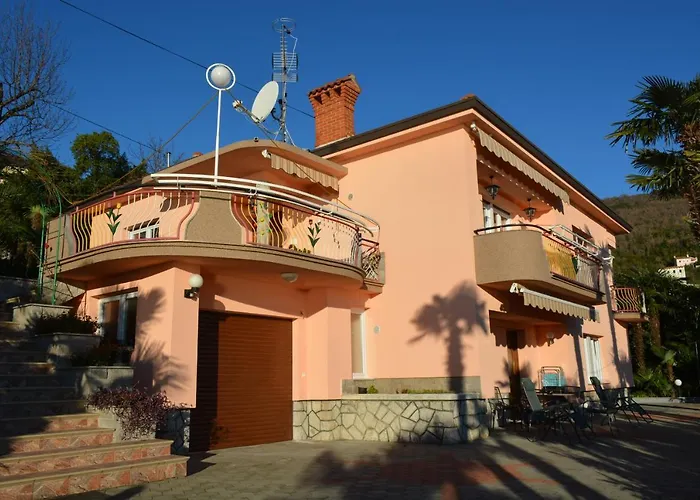 瓦伦蒂娜公寓 * 奥帕提亚